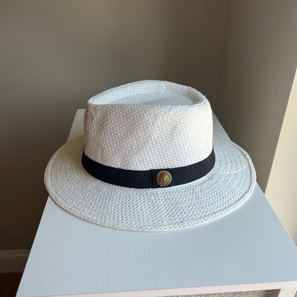 Lucky 7 White And Black Fedora Hat 